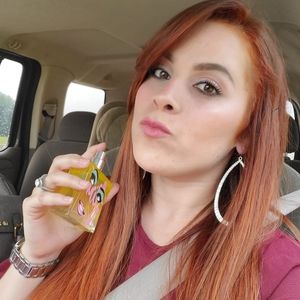 Meet your Posher, Dayna sanchez